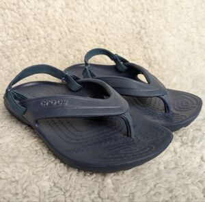 CROCS Kid sandals Navy blue color size 8 kid elastic in the back